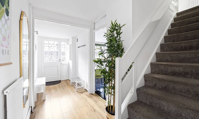 Haggerston House | 3bed Bright Cosy House Haggerston, parking & garden