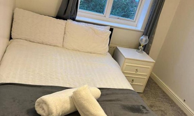 Maidstone House | 3bed Maidstone Stay - Wifi, Parking, London Access