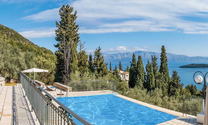Perigiali Villa | 3bed villa with private pool and pool towels.