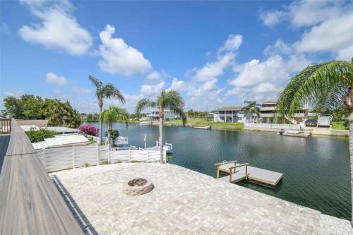 Spring Hill House | 3bed3bath Waterfront Home with an Amazing View!