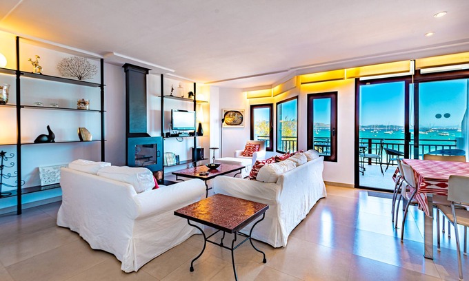 Puerto de Pollensa Condo | 3bedroom 3bathroom modern apartment with great views of the sea and free Wifi