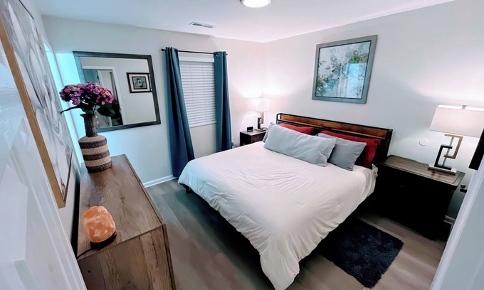 Columbia House | 3BR/1.5BA Cozy, Affordable Retreat in Columbia, 10-min from Mizzou