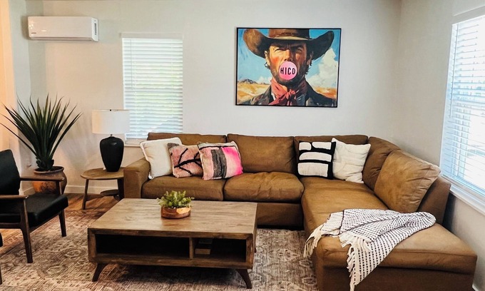Hico House | 3BR, 1.5BA with covered parking minutes from downtown.