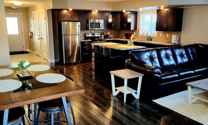 Dawson Creek House | 3BR, 2.5BA, Keyless Entry, Netflix, Disney+, Prime