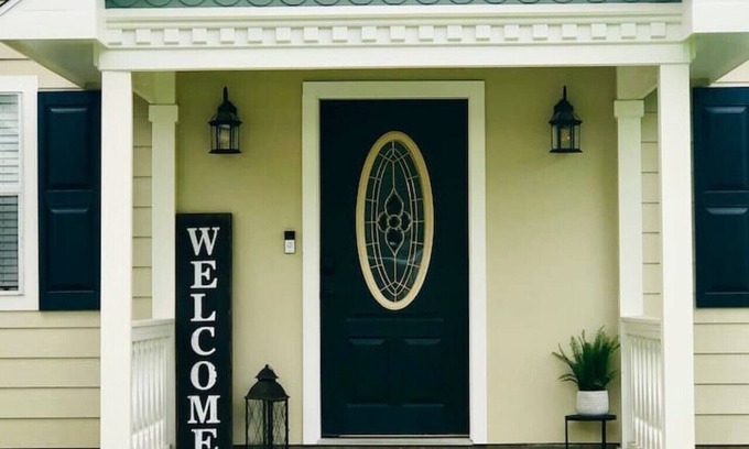 Leesville House | 3BR/2B in the heart of Leesville, Southern Comfort