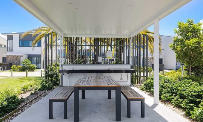 Gold Coast House | 3BR Cozy Retreat in Hope Island, Family-frendly