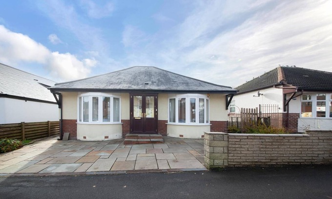 Sheffield House | 3BR Detached Bungalow w/Parkingn