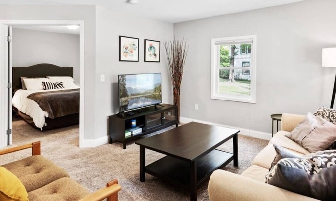 North End House | 3BR, free parking, free Wi-Fi near dntown St Paul