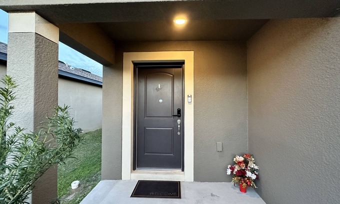 Brooksville House | 3BR Home, Modern Amenities, Patio - FL Escape Awaits!