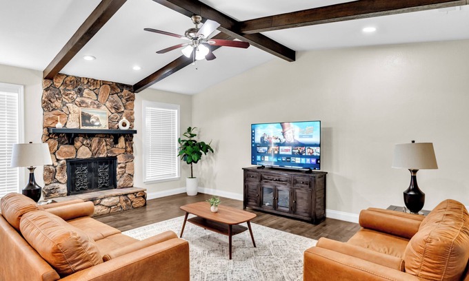 South Arlington House | 3BR in Epic Central Area near AT&T Cowboy Stadium - Dallas