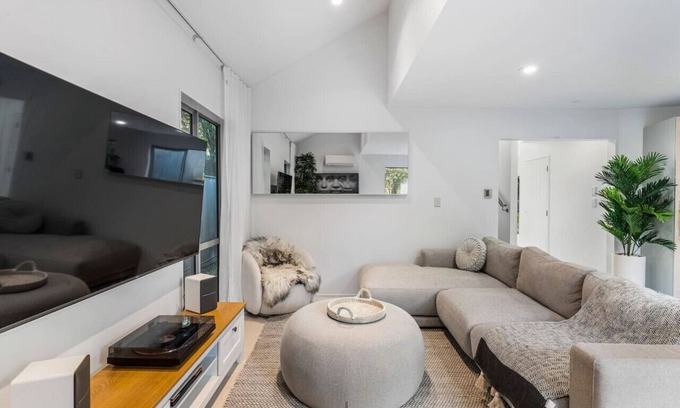 Glendowie House | 3BR Modern Elegance Near Beaches
