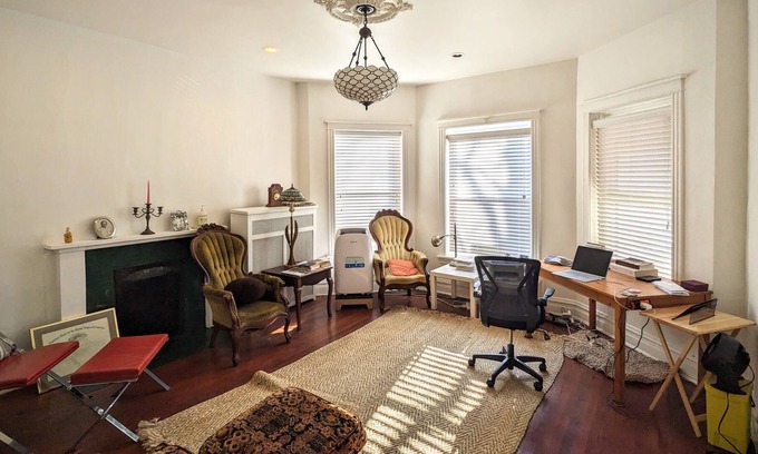 Woodlawn Condo | 3BR near UChicago Medical Midway Museums Large Comfy