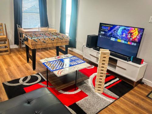 Northeast Houston House | 3BR Retreat Near Downtown - Airport - NRG Stadium