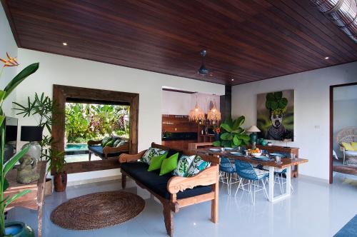 Kerobokan Villa | 3BR Villa Erja - Minggu Villas