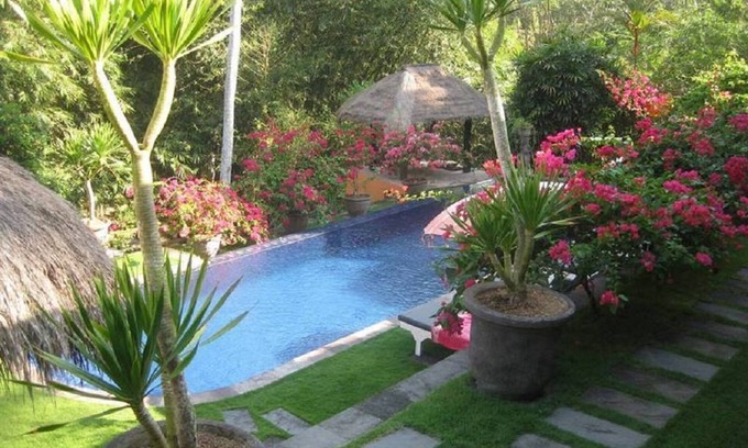 Cepaka Villa | 3BR Villa, Feature Garden - W/Swimming Pool!