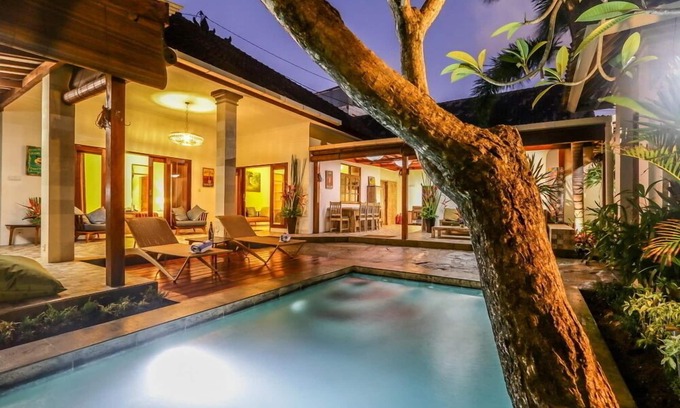 Laksmana Villa | 3BR Villa Right By Ku De Ta & The Beach, Seminyak! 1Min Drive To Eat Street!