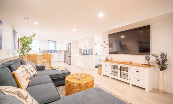 Ventnor City Apartment | 3BR w/Outdoor Oasis - 1.5 Blocks to Beach
