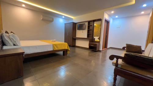 Vayittiri House | 3Empire Room with Common Pool