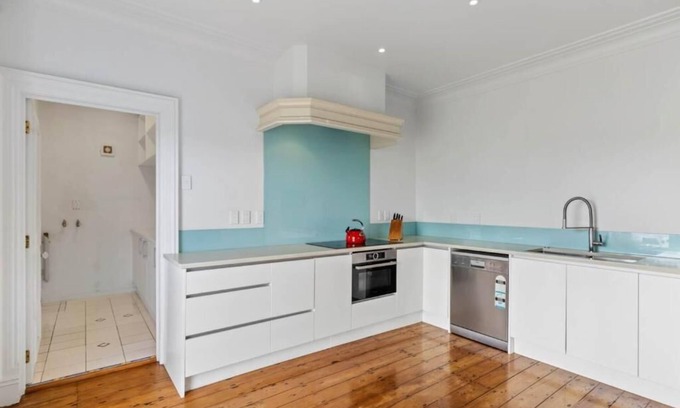 Orakei Apartment | 3min to beach 4 bedroom villa