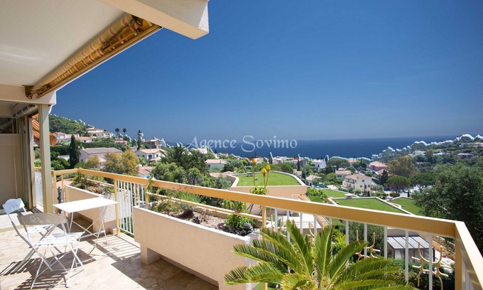 Mandelieu-la-Napoule Beach Apartment | 3p29 Bel Appartement 3 Pièces vue mer