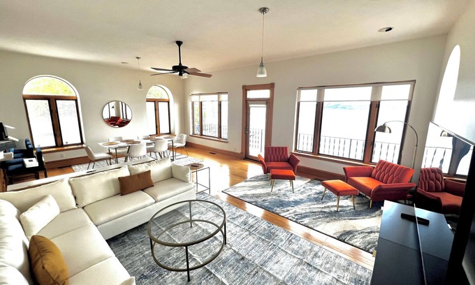 Clayton Apartment | 3rd Floor-2 Bed Condo with Stunning Views