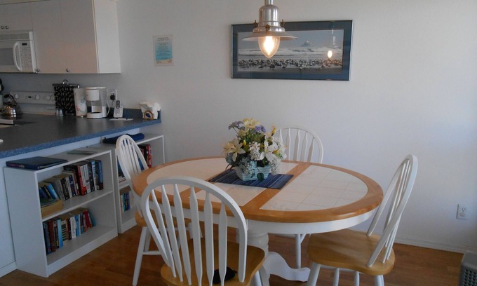 Seaside Condo | 3rd floor Oceanfront Condo, 1 block to town - #303 is the perfect unit