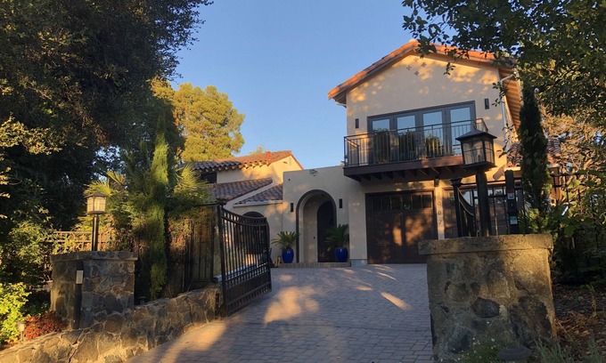 Burlingame Hills House | 4-5 Bedroom 4-5 Bath Luxury Home with Pool, Spa, fenced yard.