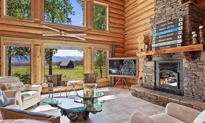 Tabernash Cabin | 4 Acre Luxury Log Cabin Minutes from Skiing, Fishing, Biking, Golf, and Boating