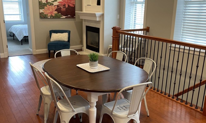 Lafayette Square Apartment | 4 Bd Apartment close to Downtown GREAT FOR LONG STAYS! Historic Neighborhood