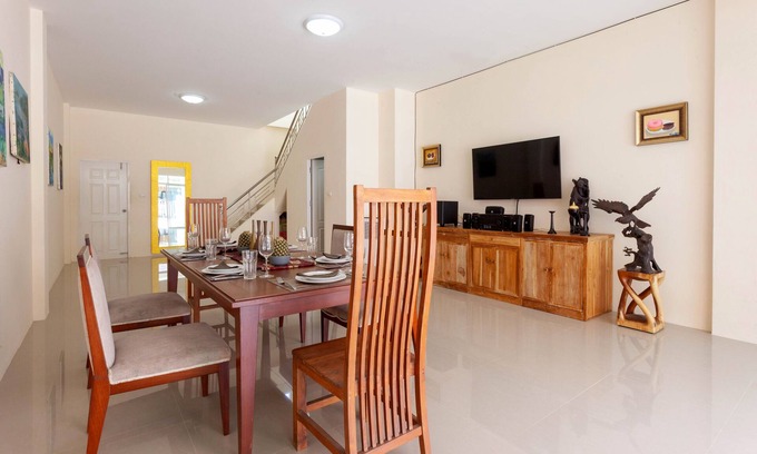 Kathu House | 4-Bdr Private House in Kathu