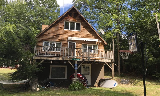 Harrison Cabin | 4 bdrm, 2 bath, cozy Chalet with Long Lake access in Harrison, Maine
