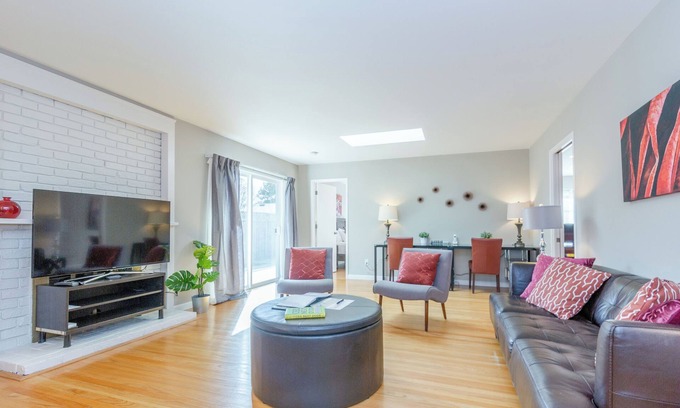 Cuesta Park House | 4 BDRM/3 BATH Exec Home in MTV