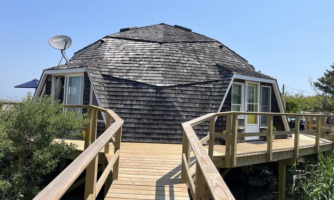 Davis Park House | 4 bdrm on large private beach. AC. Bayfront. Great view and gorgeous new deck!