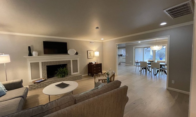 Central Oklahoma City House | 4 BDRM Ranch with POOL, just replastered, ping pong; 1 block off Nichols Hills