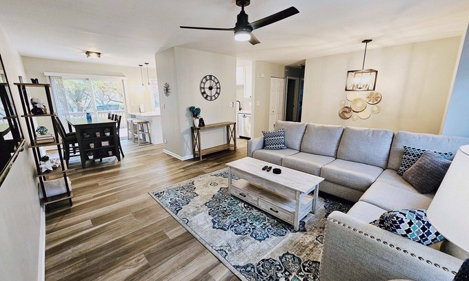 Fox Valley House | 4 Bed / 2 Bath / 2 Car Garage / Fully Fenced & Pet Friendly. Quiet Neighborhood