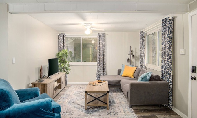 Auburndale House | 4 Bed/2 Bath Walk to Lake Ariana
