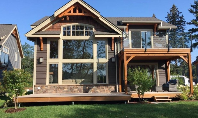 Port Carling Villa | 4 bed 4 bath Villa on Lake Muskoka