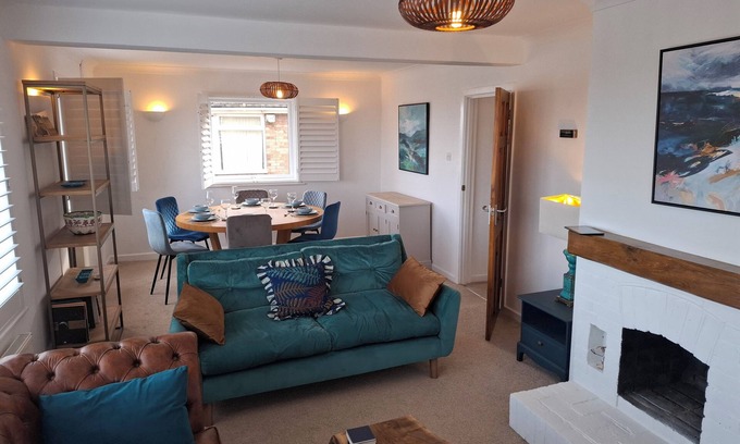 Brighton House | 4 Bed House- Saltdean, Brighton. Stunning views over South Downs and sea
