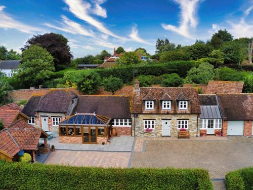 Blackford House | 4 Bed in Castle Cary 94339