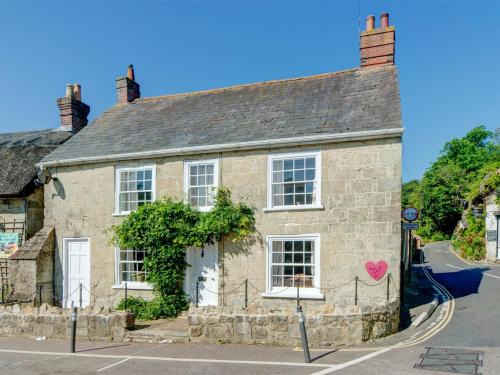 Godshill House | 4 Bed in Godshill IC034
