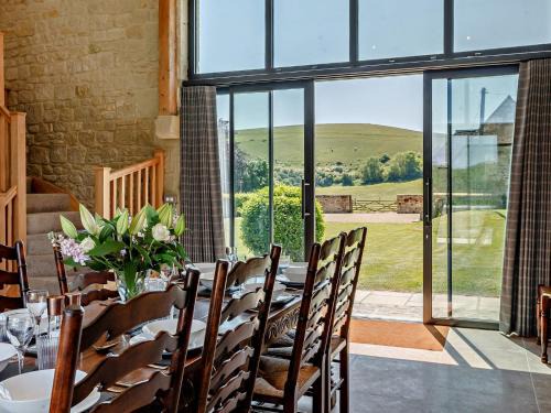 Shaftesbury House | 4 Bed in Melbury Abbas 91456