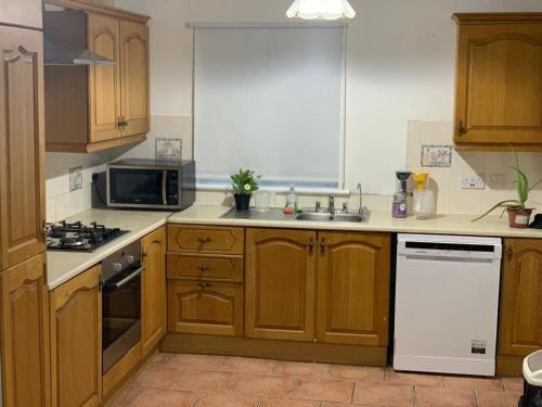 Ongar House | 4 Bed Room Sharing House