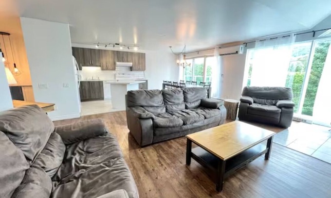 Saint Ferreol les Neiges Villa | 4 bedroom villa with Private Spa ! View on Mont-Sainte-Anne