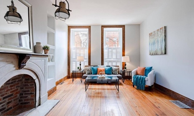 Downtown Baltimore House | 4 Bedroom 4 Full Bathroom Near Downtown with FREE parking