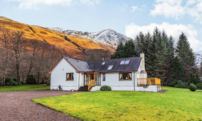 Clachaig Cottage | 4 bedroom accommodation in Glencoe Village