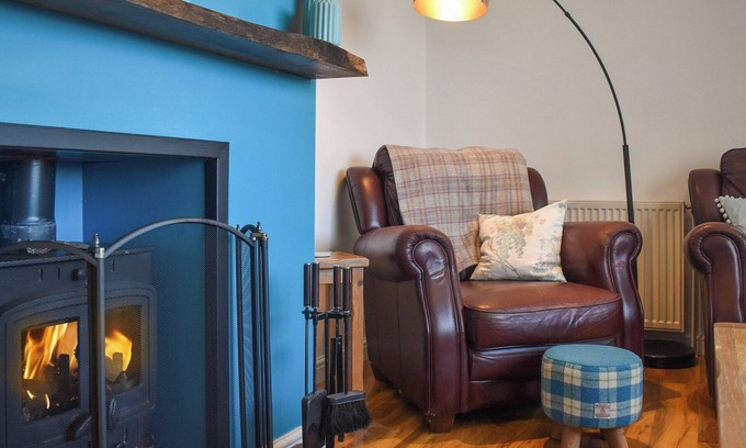 Arnol Cottage | 4 bedroom accommodation in Upper Barvas