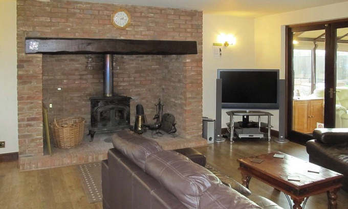 East Dereham Cottage | 4 bedroom accommodation in Dumpling Green, near Dereham