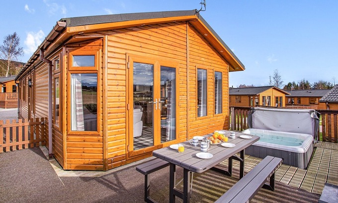Banchory Cabin | 4 bedroom accommodation in Castlewood