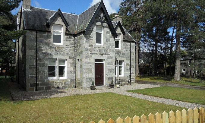 Newtonmore Cottage | 4 bedroom accommodation in Newtonmore, near Aviemore