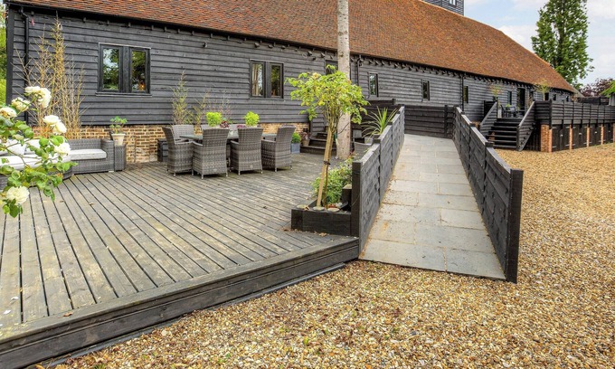 Broxted Cottage | 4 bedroom accommodation in Broxted, near Dunmow